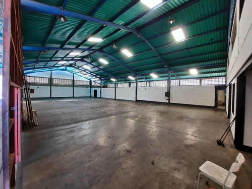 Imagen 4 de 8 de Alquiler De Majestuoso Galpon Zona Industrial Castillito. Hg