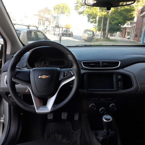 Imagen 9 de 15 de Chevrolet Onix 2018 1.4 Lt 98cv