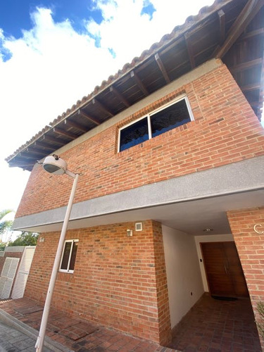 Vendo Casa 350m2 4h+s/5b/4p Alto Hatillo 5330