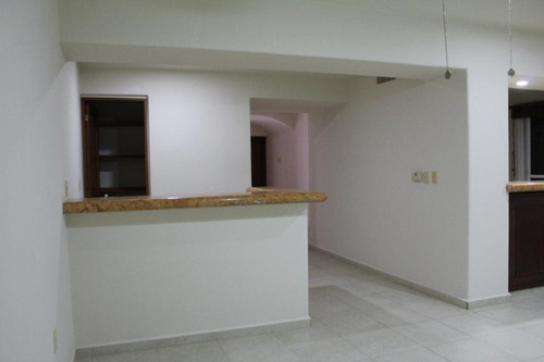 Imagen 3 de 11 de Se Renta Casa En Zona Hotelera, Fraccionamiento El Table