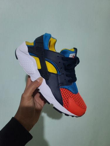 Nike Huaraches #23