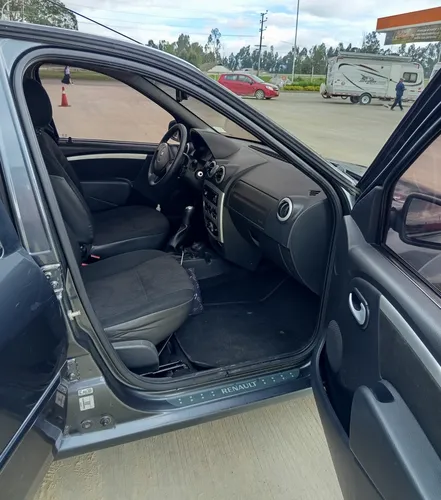 Renault Logan Dynamique 2012