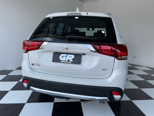 Imagem 7 de 14 de Mitsubishi Outlander 3.0 Gt 4x4 V6 24v Gasolina 4p Automát