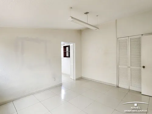 Casa Venta, Estratégicamente Ubicada El Sur De La Ciudad En La Colonia La Joya