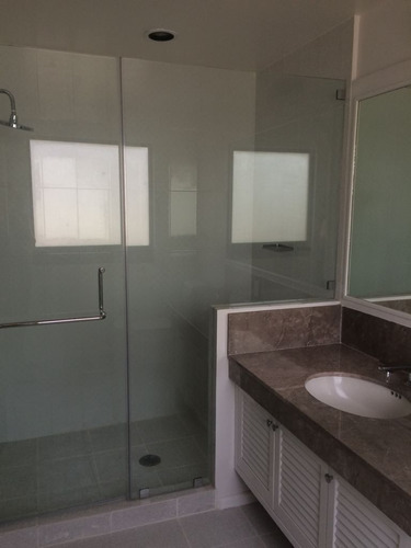 Imagen 15 de 19 de Oportunidad Unica !!!casa Con Jardines , Llena De Luz, Baja