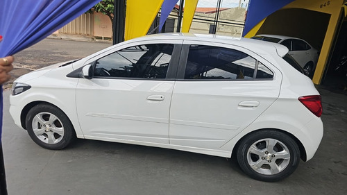 Chevrolet Onix ONIX HATCH LT 1.4 8V FlexPower 5p Aut.