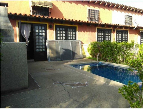 Imagen 6 de 10 de Villa 100% Operativa Con Aire Central, Piscina Privada Y Area De Parrilla De La Villa, Adicionalmente El Conjunto Residencial Posee En La Áreas Comunes Piscina, Areas Verdes Y Churuata.