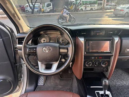 Toyota Fortuner Sw4 2.4 4x2 At Diesel