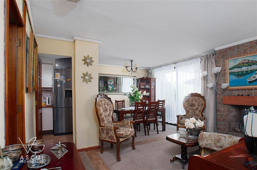 Casa En Venta De 3 Dorm. En Las Condes