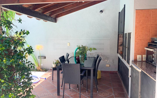 Chalet 3 Dormitorios Venta - Olivos-maipu/uzal