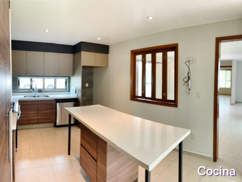 Venta De Casa En Condado Del Valle Metepec, 4 Rec.