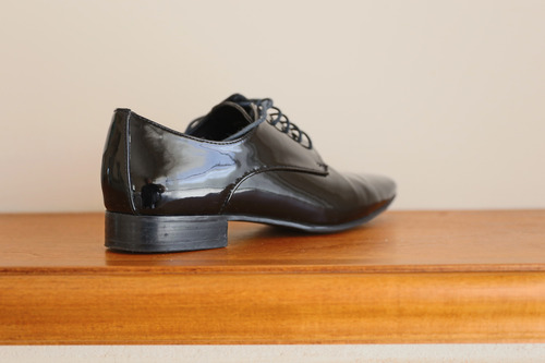 Zapato Abotinado Collection Charol Negro Marca Zara Talle 36 (Usado)