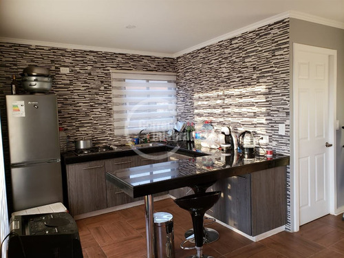Casa En Venta De 3 Dorm. En Olmué