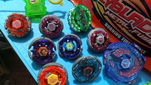 Beyblade Mega Lote (Usado)