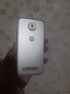 Moto Z2 Play.