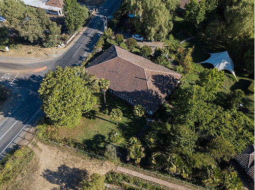 Se Vende Parcela Con Casa Estilo Colonial Linares