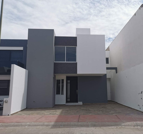 Casa En Venta Lombardia Irapuato Rcv240409-ir