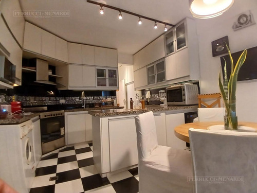 Piso 4 Ambientes En Venta - Villa Ballester Centro