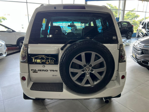 Mitsubishi Pajero TR4 2.0 4x2 Flex Aut. 5p