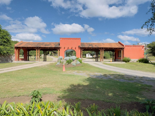 Terreno En Venta Club De Campo Las Cañadas 1264 M2