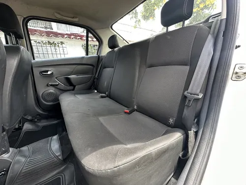 Renault Logan 1.6 Expression / Life +