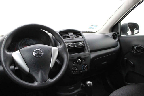 Imagen 12 de 15 de Nissan Versa 2017 4 Cilindros