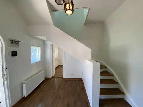 Rebajada Casa Patrimonal Remodelada 5d/3b/1bod/est