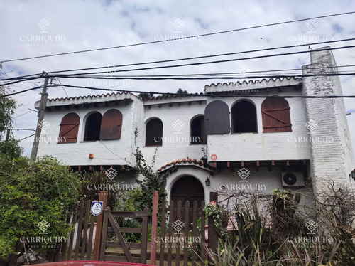 Hermosa Casa En Excelente Ubicación En La Barra. 