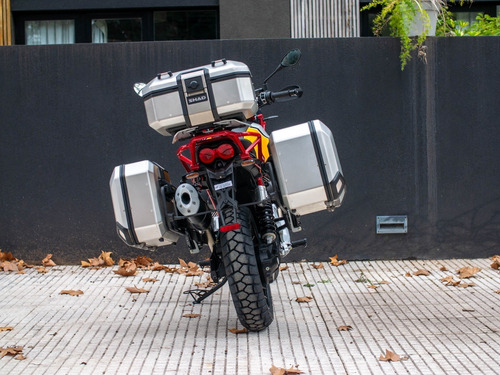 Imagen 4 de 16 de Guzzi V85tt 2022 Nueva Version Financiacion Concesionario