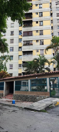 Imagen 2 de 21 de Venta De Apto. Los Teques, Urb. Simón Bolívar.