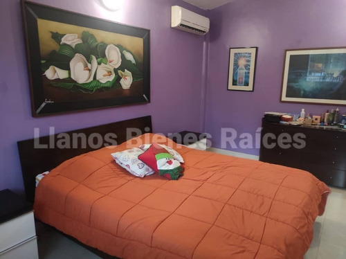 Imagen 6 de 14 de Townhouse En El Castaño / Jessika Cedeño 04121368338