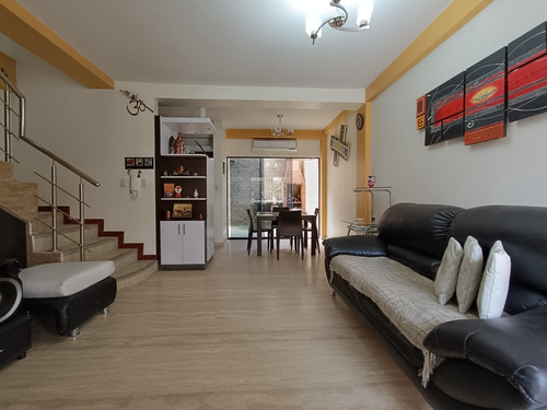 Leandro Araque Inzitu Realtors Vende Townhouse Amoblado En Residencias Mucubají Naguanagua Urb. Guayabal