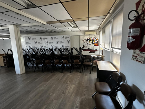 Oficina En San Isidro En Venta