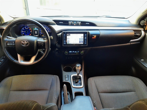 Toyota Hilux 2.8 Cd Srv 177cv 4x4 At 2017