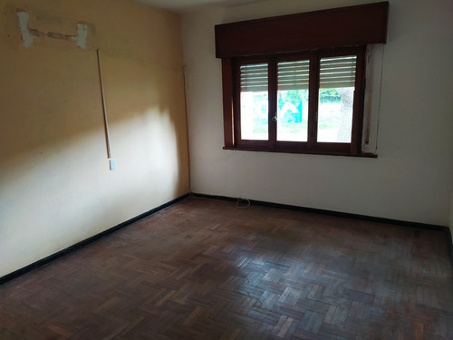 Chalet Ubicado En Pan De Azúcar, Zona Céntrica