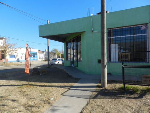 Imagen 9 de 12 de Dos Salones Comerciales En Pio Xii N°1485 Y Zola