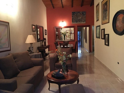 Imagen 5 de 14 de Amplia Casa En Res. Los Budares, San Diego, Valle De Oro (plc-805)