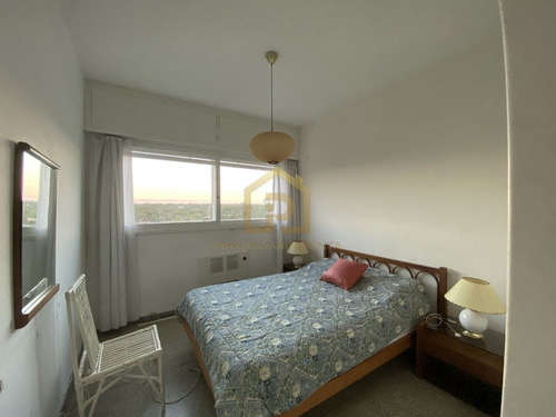 Imagen 6 de 13 de Apartamento Primera Linea De 2 Dormitorios, Parada 10 Playa Mansa