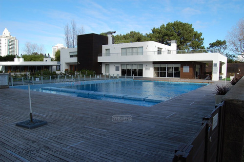 Imagen 5 de 24 de Ocena Drive Apartamento 1 Dormitorio Piscina Climatizada Departamento En Venta Ubicado En Roosevelt, Punta Del Este, Punta Del Este / Maldonado