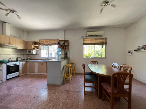 Imagen 9 de 30 de Venta Casa En Lote Propio - Villa Lugano - 4 Dormitorios