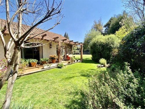 Imagen 2 de 27 de Casa En Venta De 4 Dorm. En Lo Barnechea