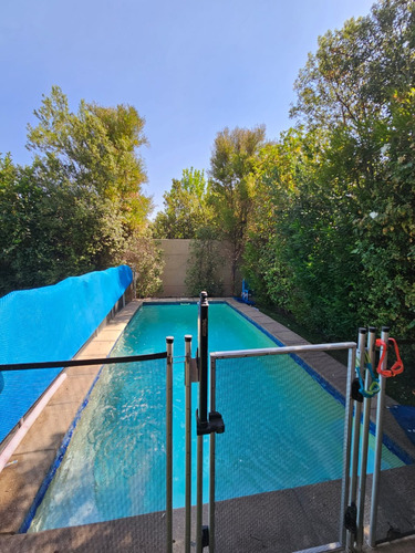 Se Vende 3d, 3b + Servicio Y Piscina