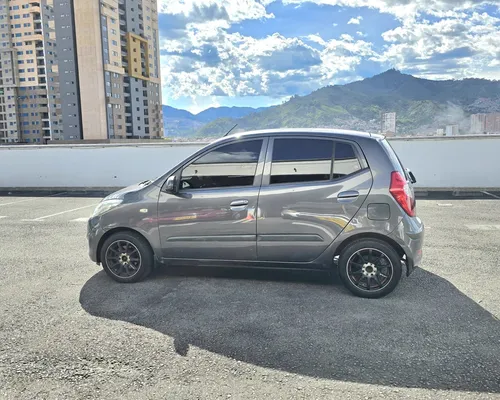 Hyundai i10 1.1 AT