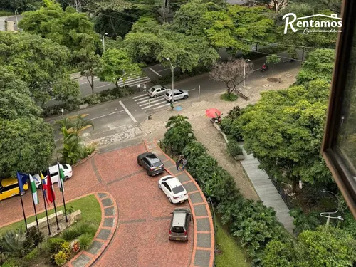 Oficina En Arriendo En El Poblado. Cod A775570
