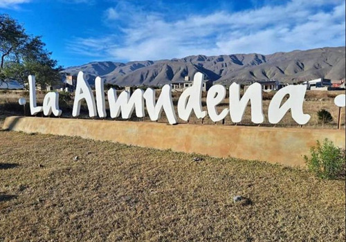 Terreno En Venta En Country La Almudena