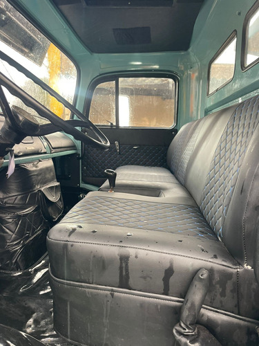 Caminhão Mercedes Modelo 1313 Carroceria Basculante