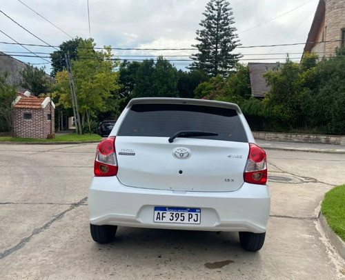 Toyota Etios 1.5 Sedan X