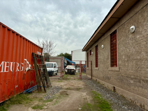 Oficinas En Gran Construcción De Un Piso, Galpón Equipado