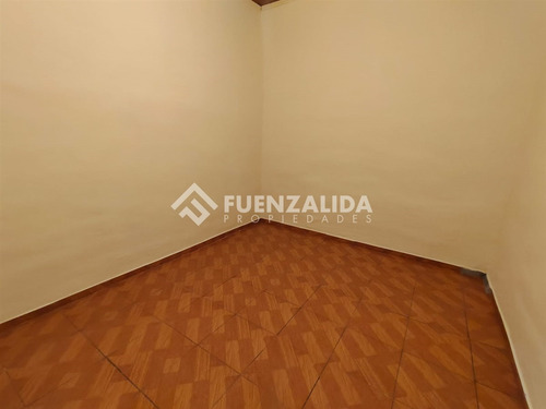 Casa En Venta De 4 Dorm. En Estación Central