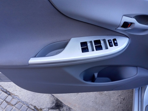 Imagen 10 de 13 de Toyota Corolla 2012 1.8 Xei Mt 136cv